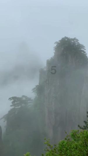 【镜观陇原】雪后民勤腾格里沙漠上空现“日晕”景观